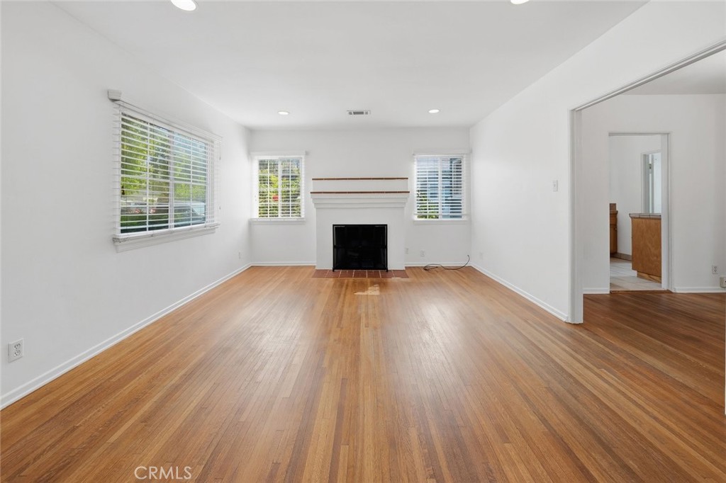 926 W Palm