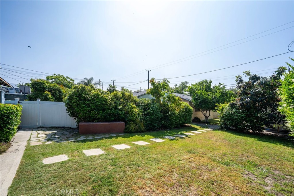 926 W Palm
