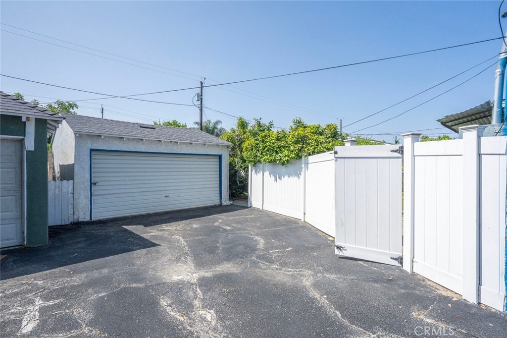 926 W Palm