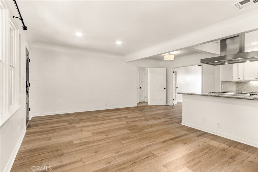 351 W Elm Street