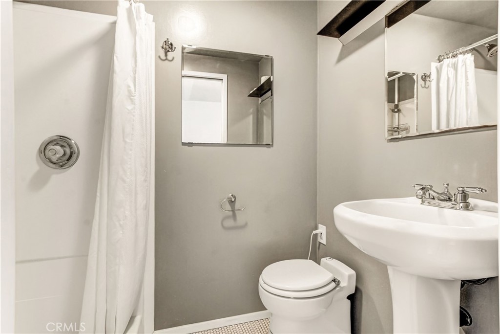 351 W Elm Street