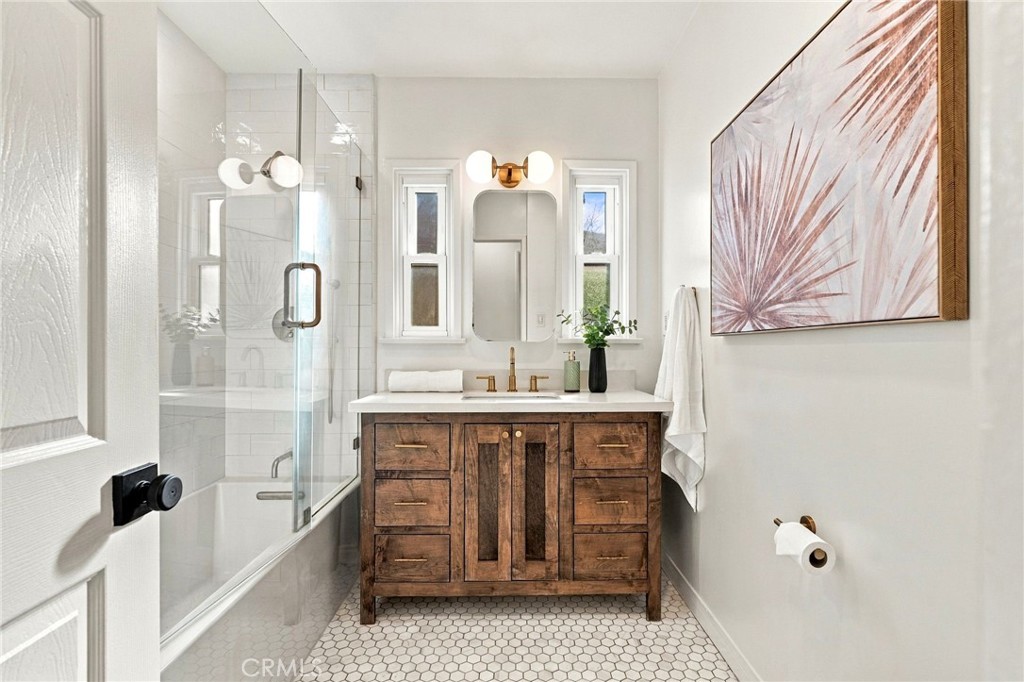351 W Elm Avenue
