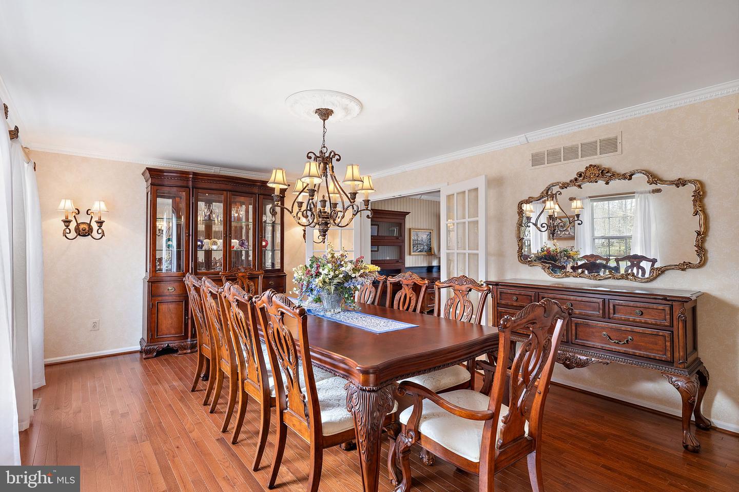 1263 Woodsview Dr