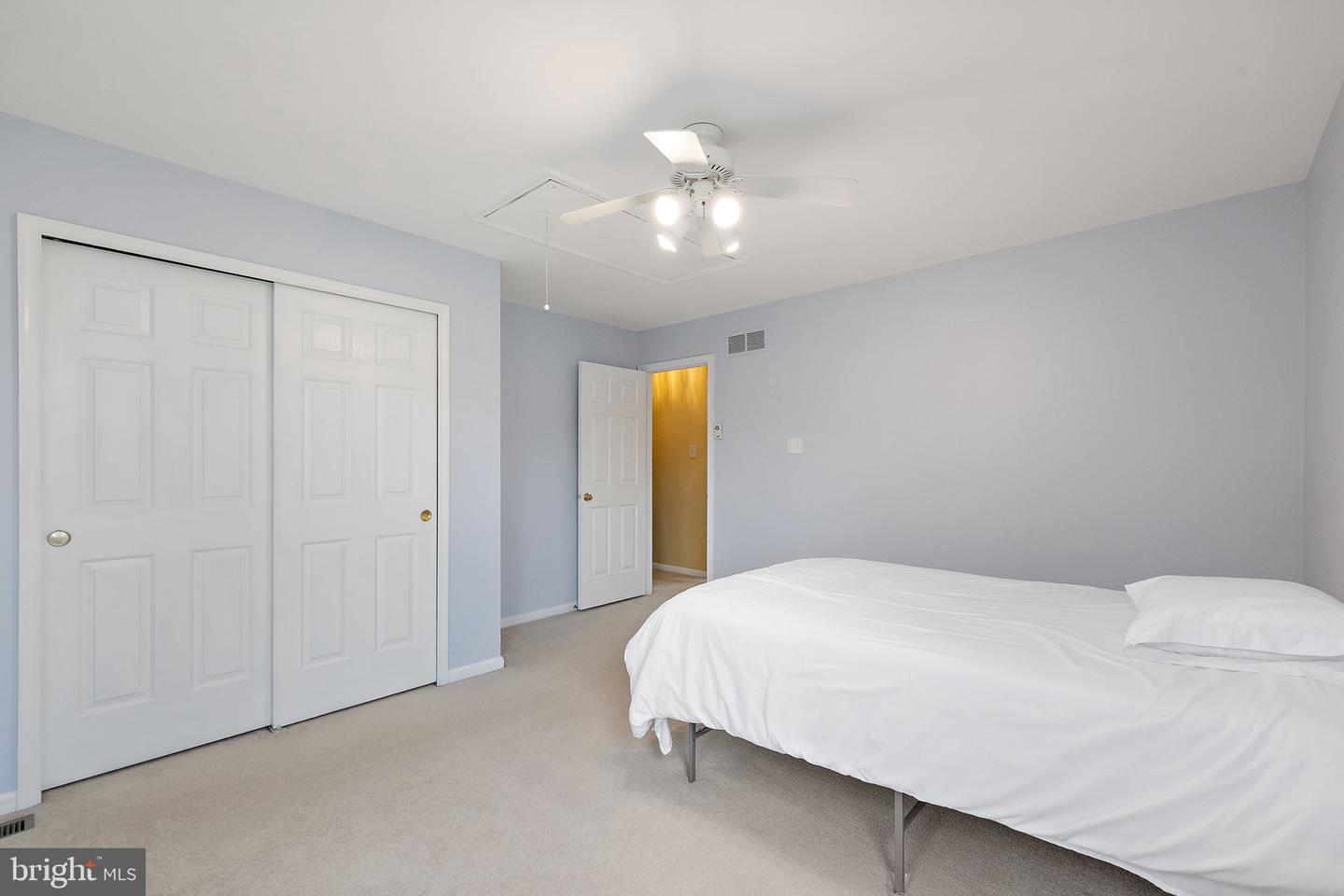 1263 Woodsview Dr