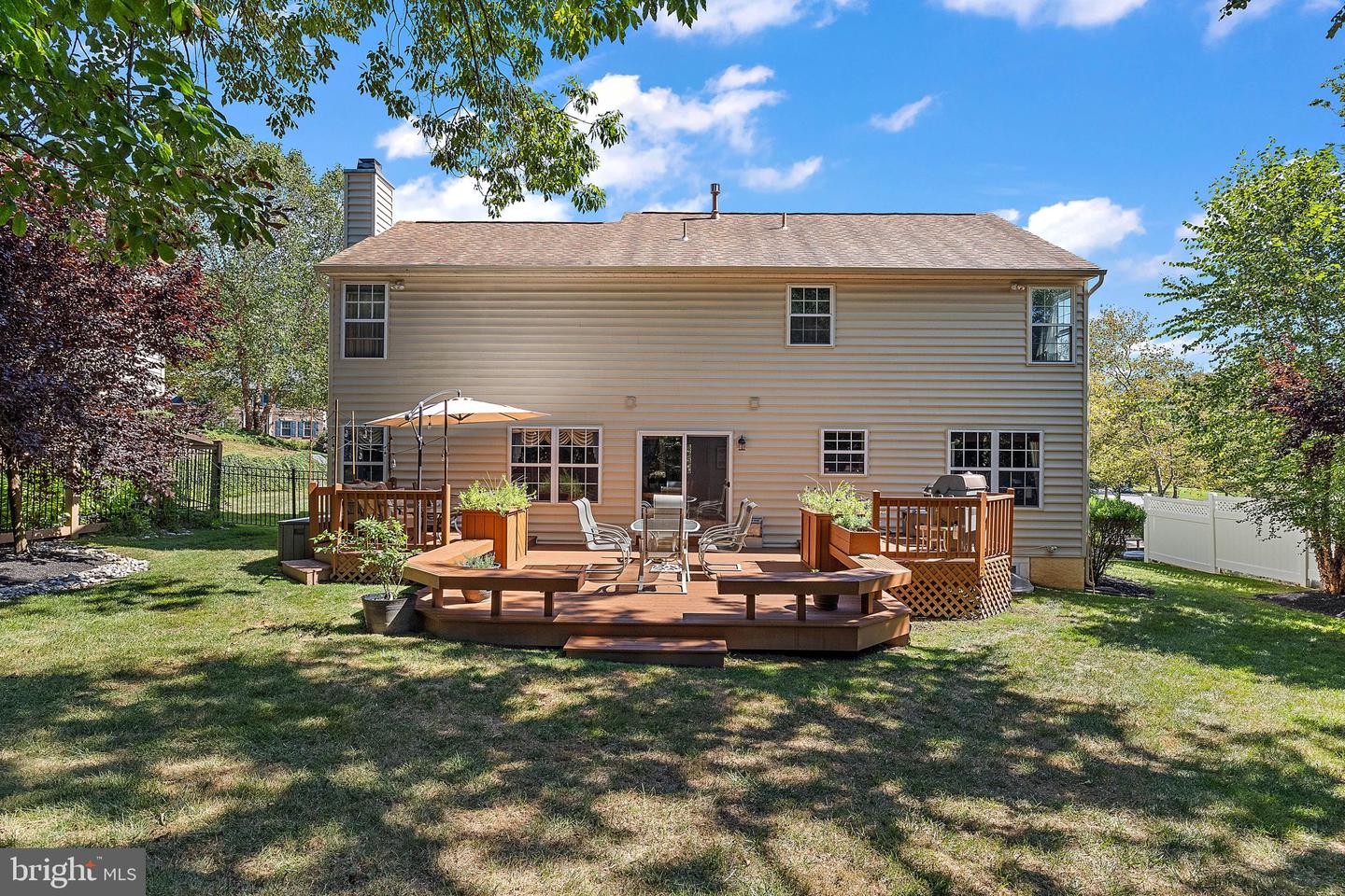 1263 Woodsview Dr