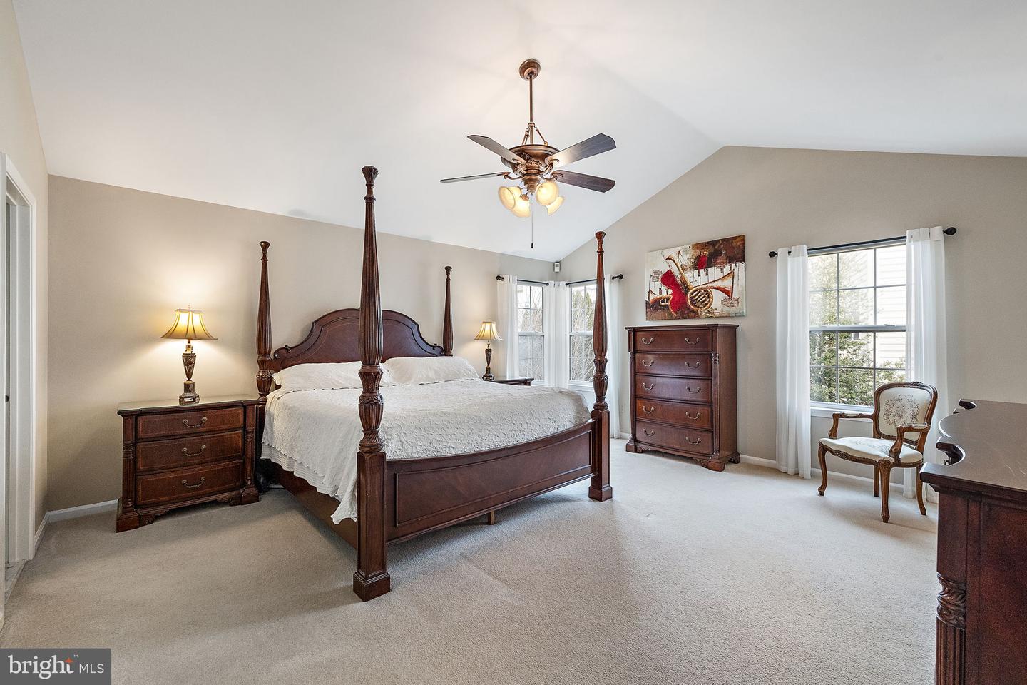 1263 Woodsview Dr