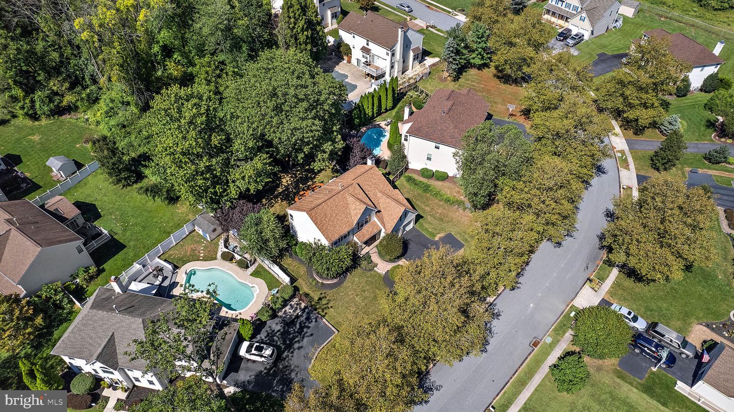 1263 Woodsview Dr
