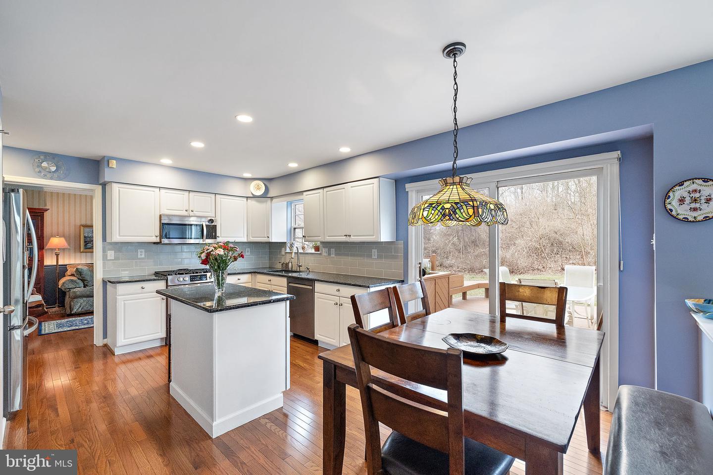 1263 Woodsview Dr