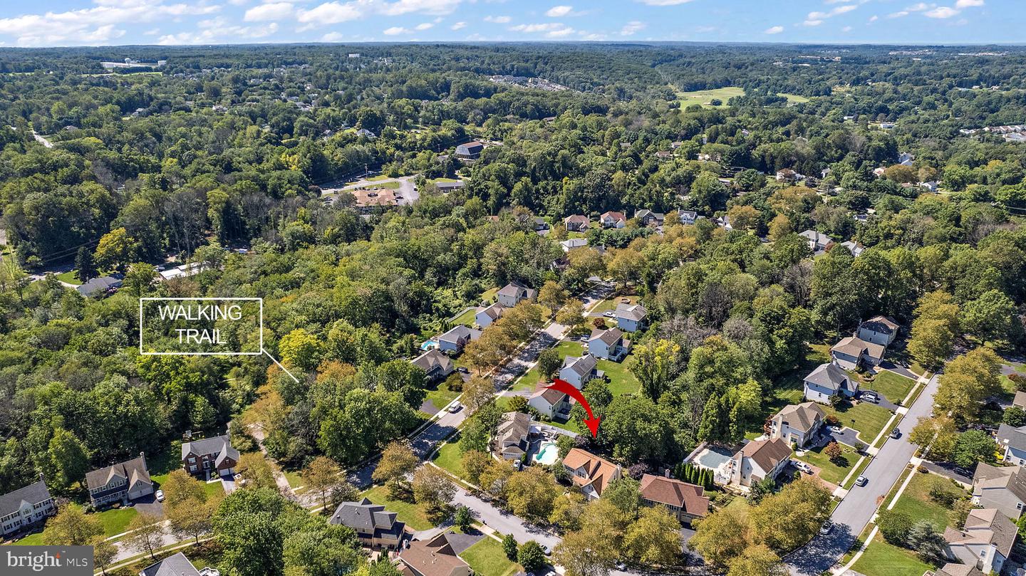 1263 Woodsview Dr