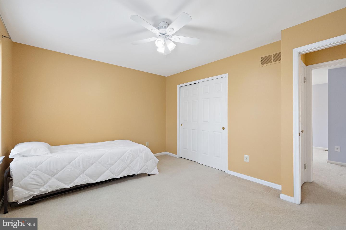 1263 Woodsview Dr