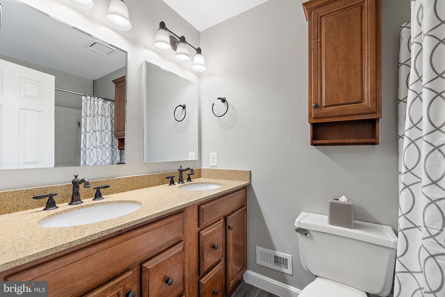 1263 Woodsview Dr