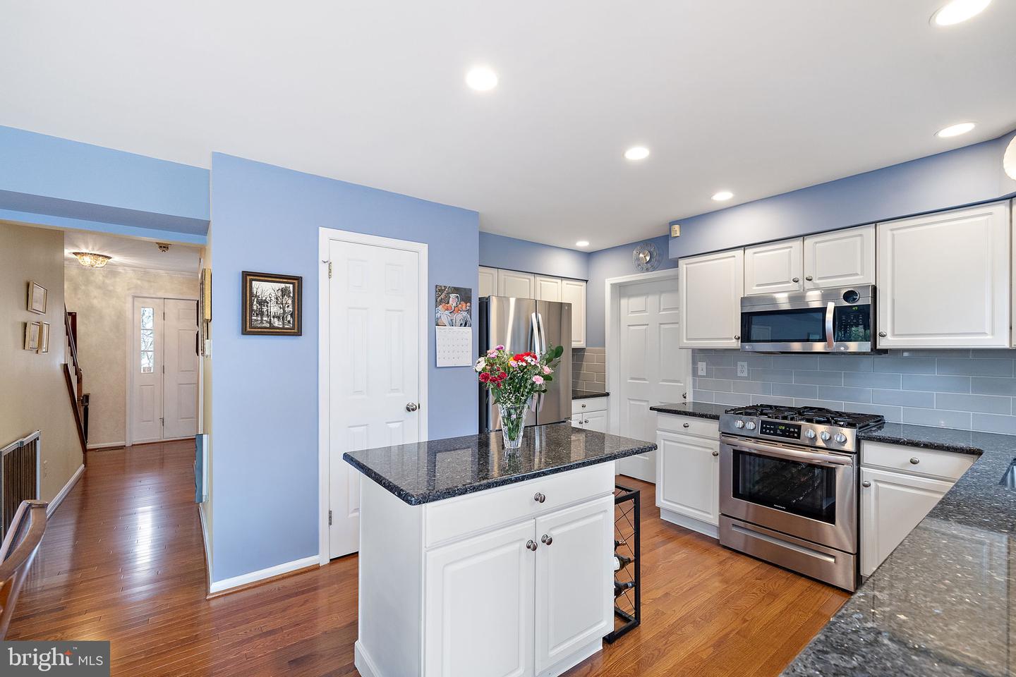 1263 Woodsview Dr