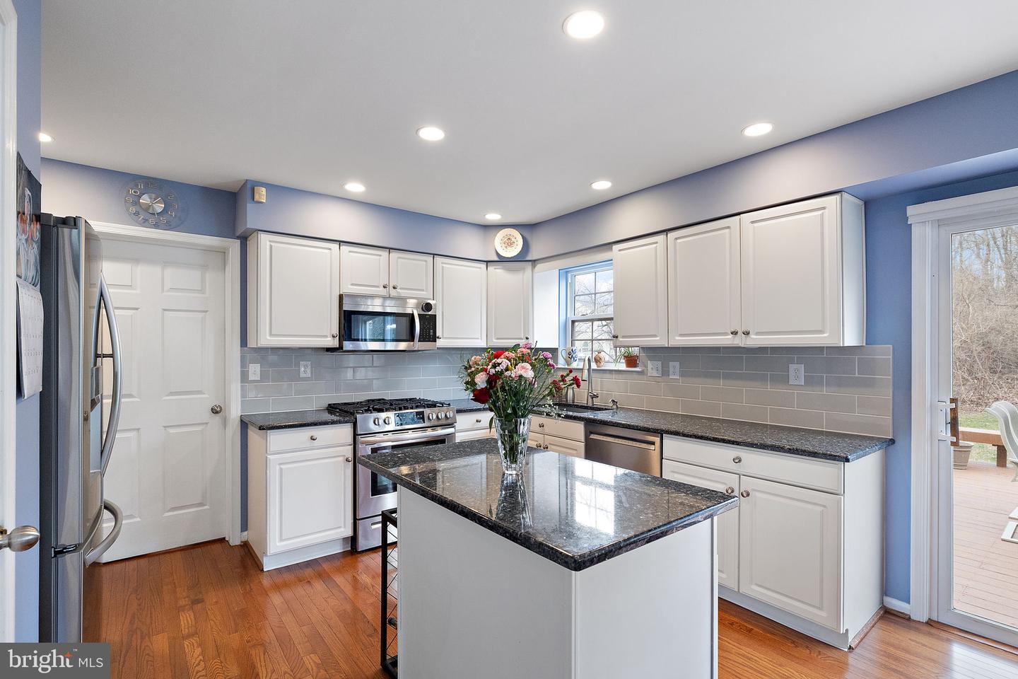 1263 Woodsview Dr