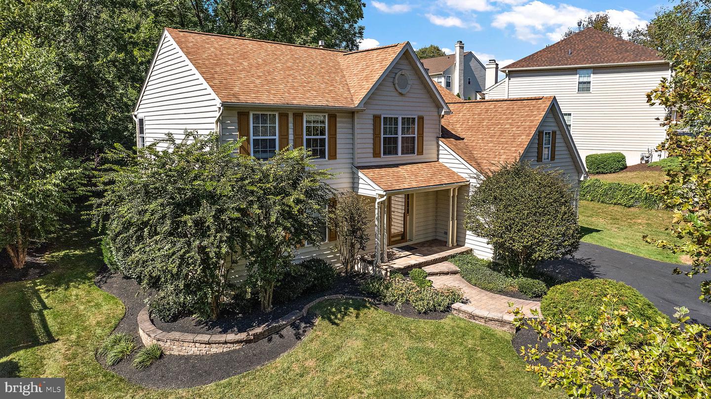 1263 Woodsview Dr
