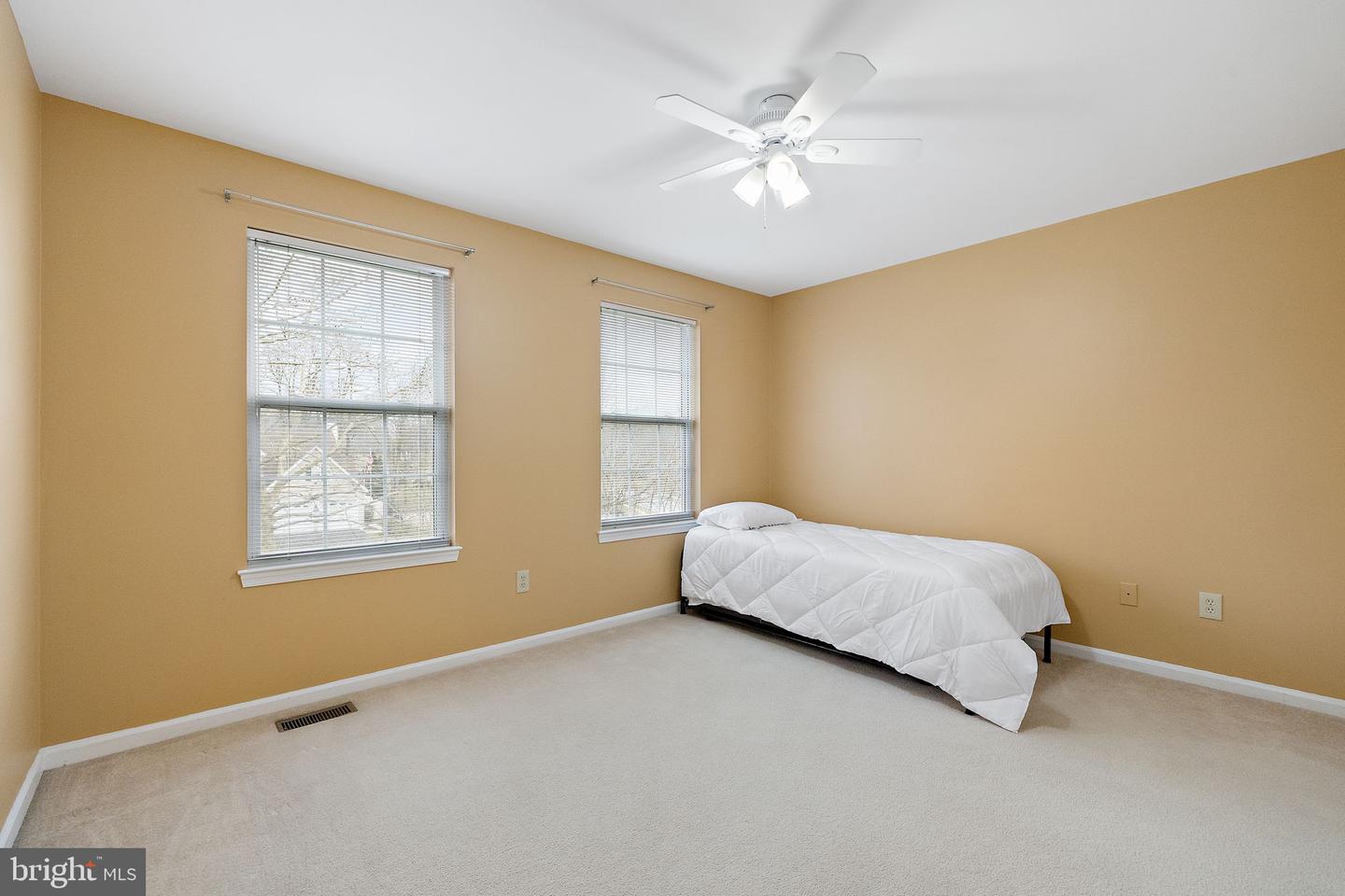 1263 Woodsview Dr