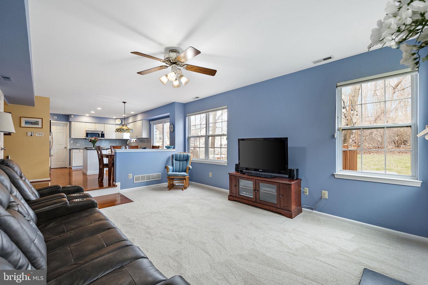1263 Woodsview Dr