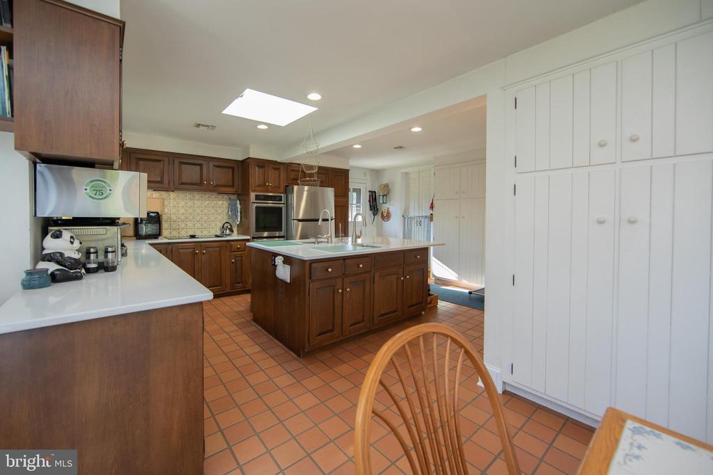 363 Valleybrook Rd