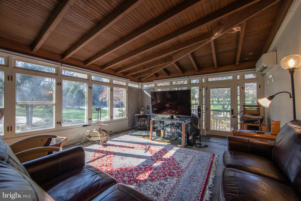 363 Valleybrook Rd