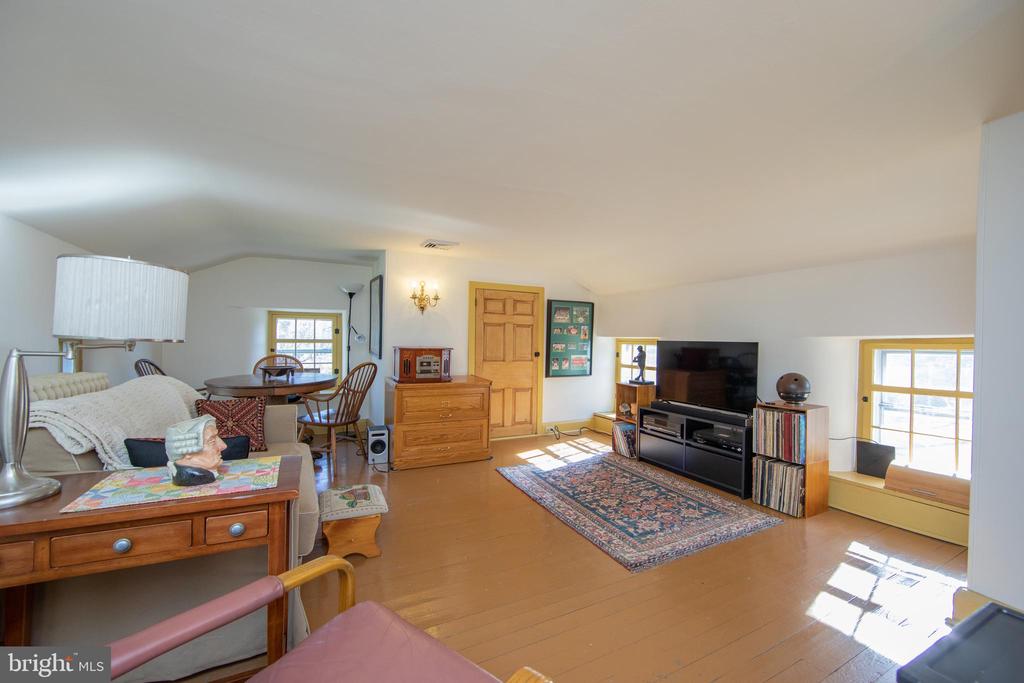 363 Valleybrook Rd