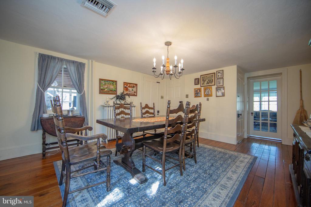 363 Valleybrook Rd