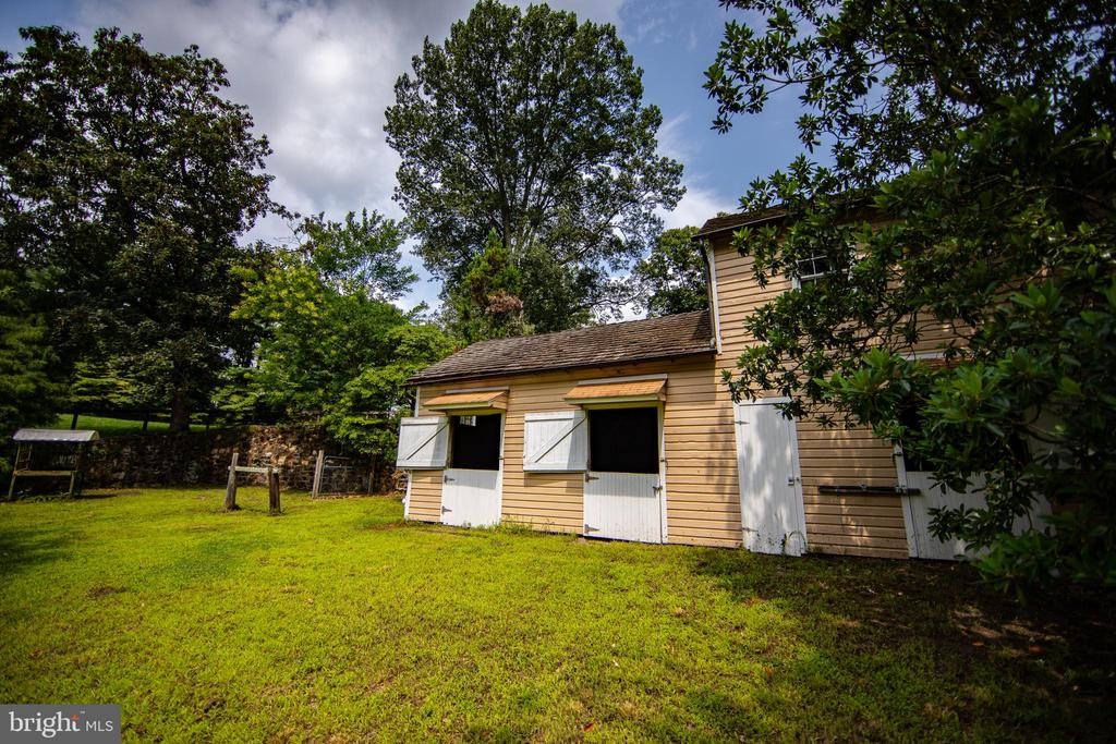363 Valleybrook Rd
