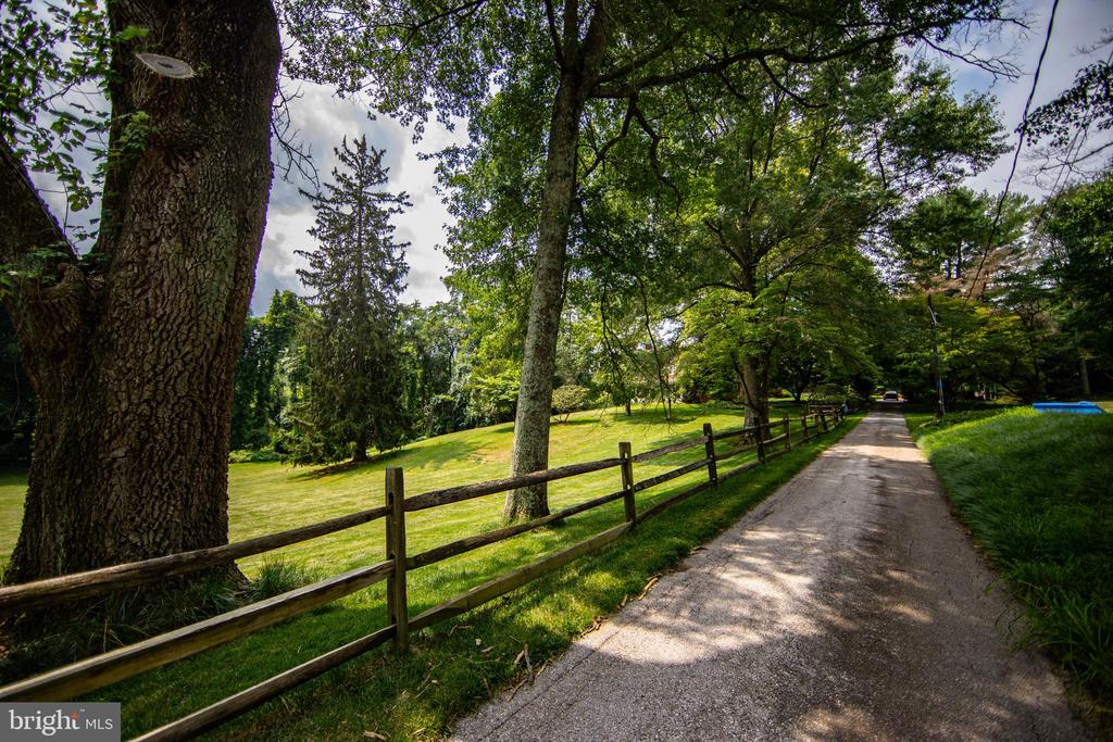 363 Valleybrook Rd