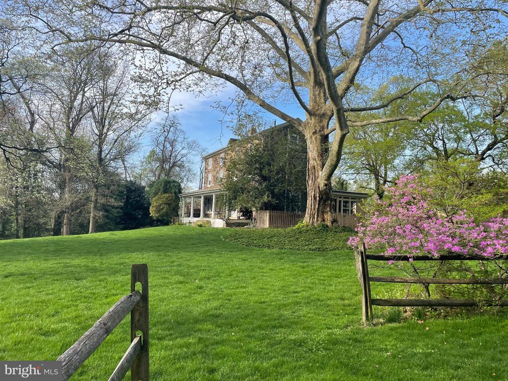 363 Valleybrook Rd