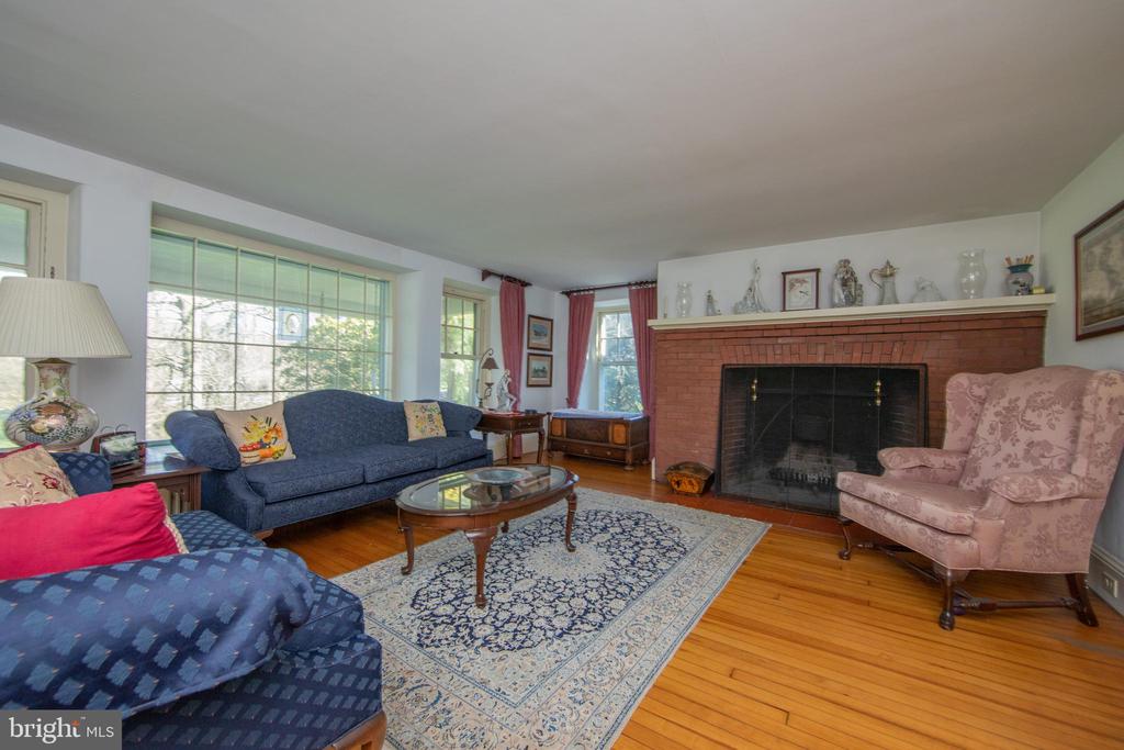 363 Valleybrook Rd