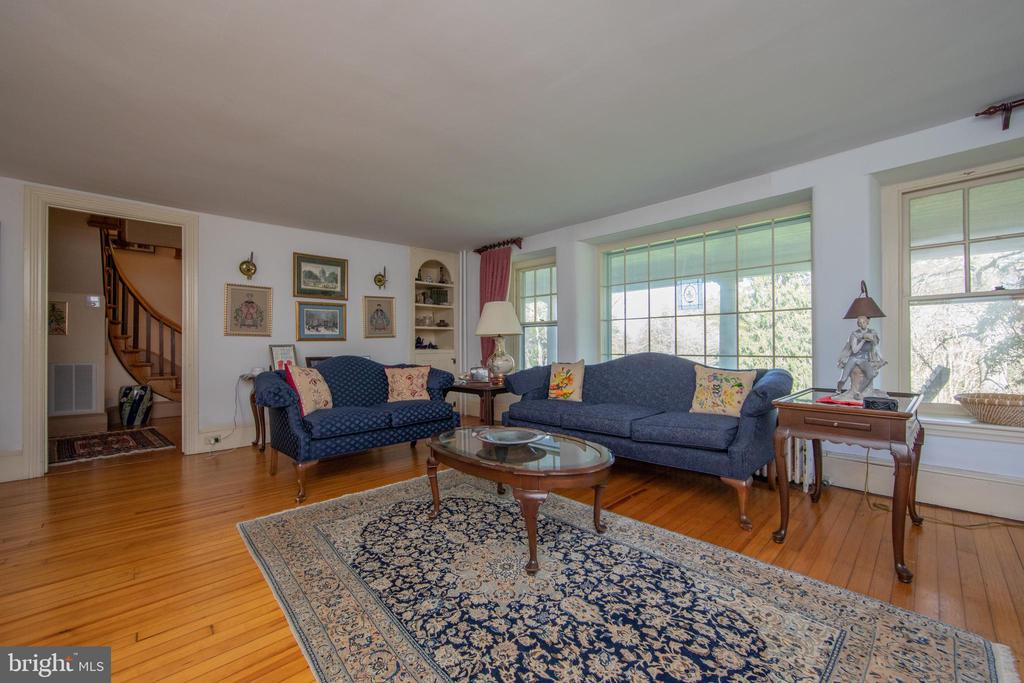 363 Valleybrook Rd