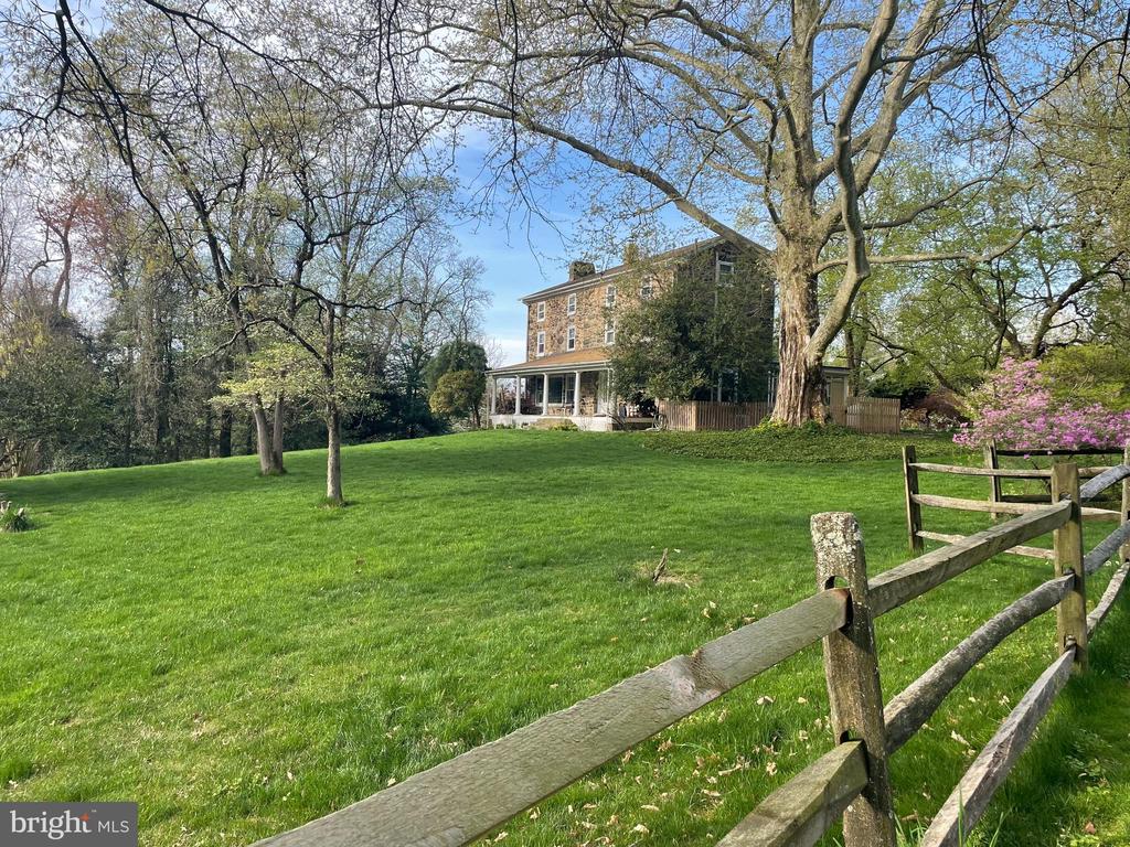 363 Valleybrook Rd