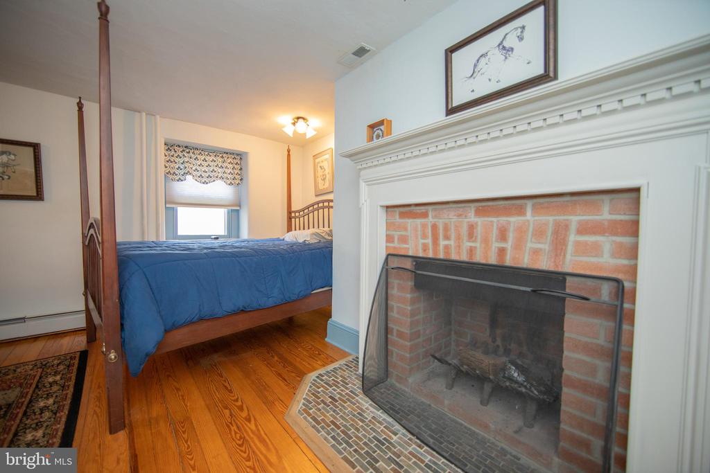 363 Valleybrook Rd