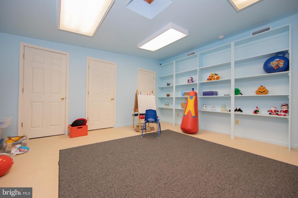 363 Valleybrook Rd