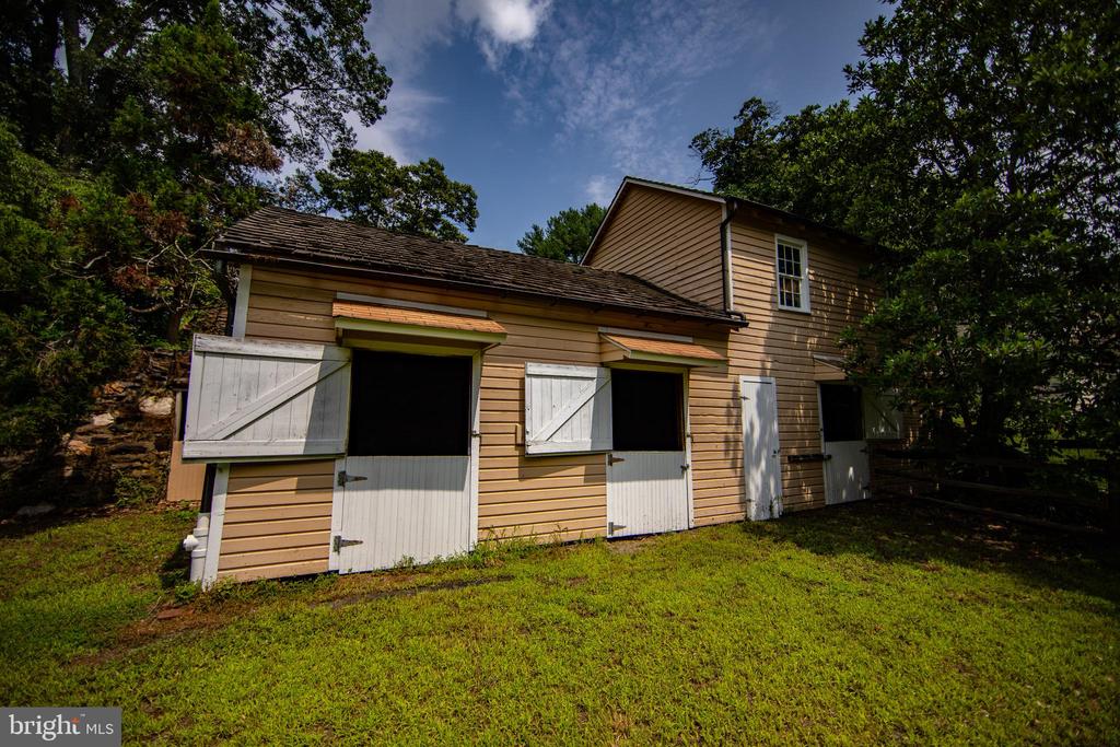 363 Valleybrook Rd