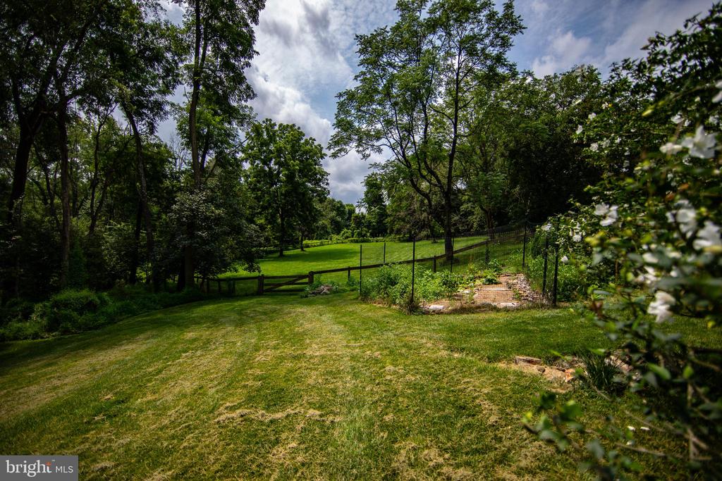 363 Valleybrook Rd