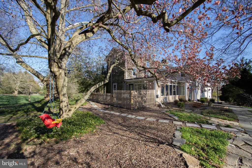 363 Valleybrook Rd