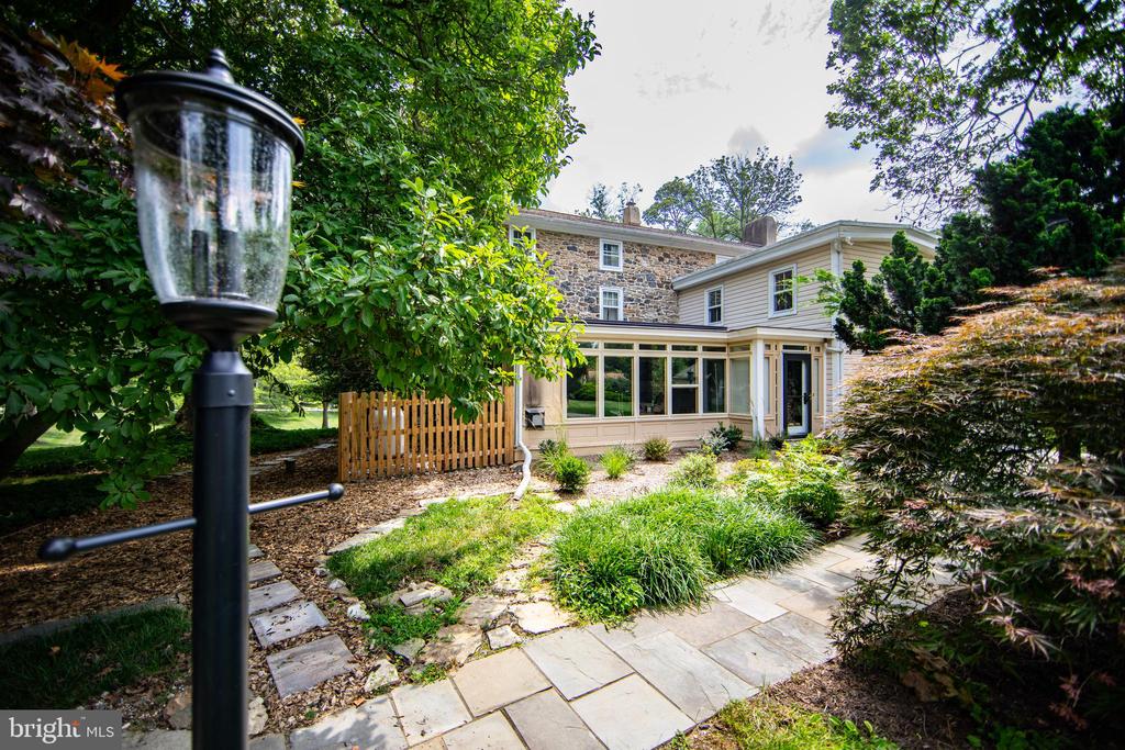 363 Valleybrook Rd