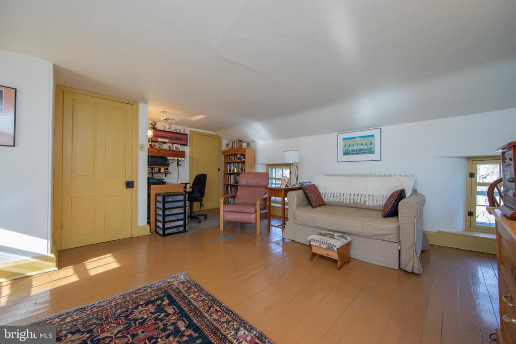 363 Valleybrook Rd