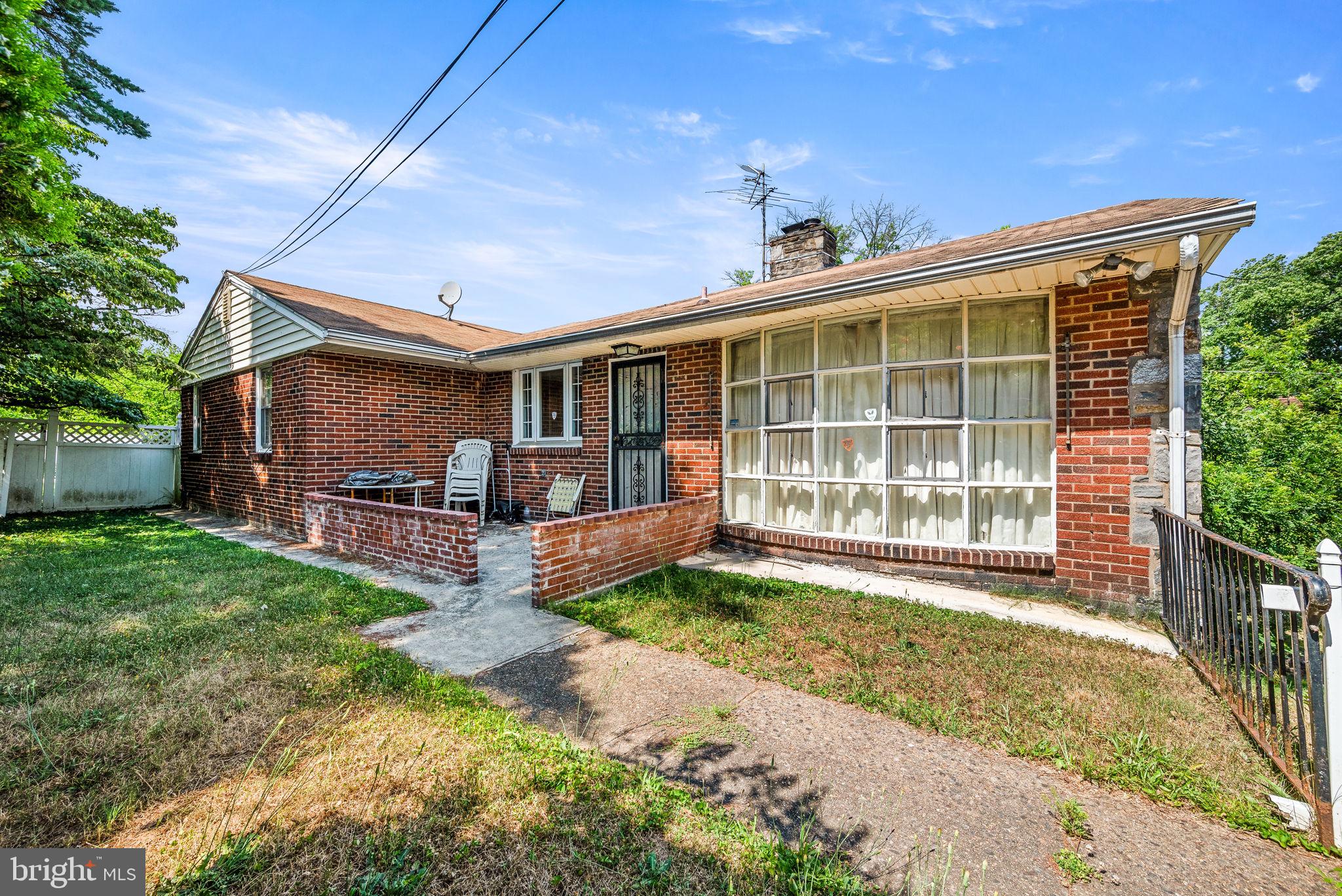 654 Parkview Blvd