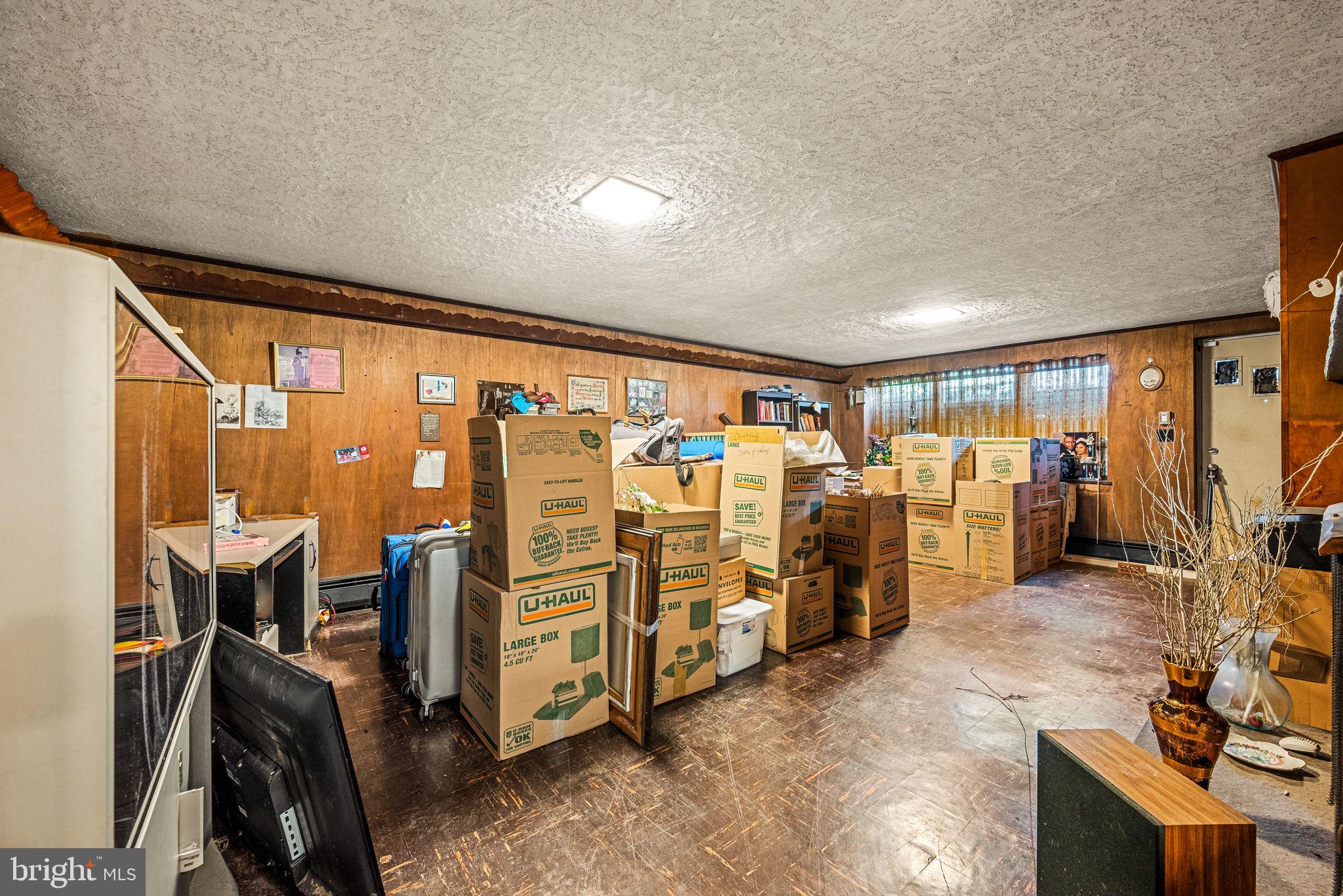 654 Parkview Blvd