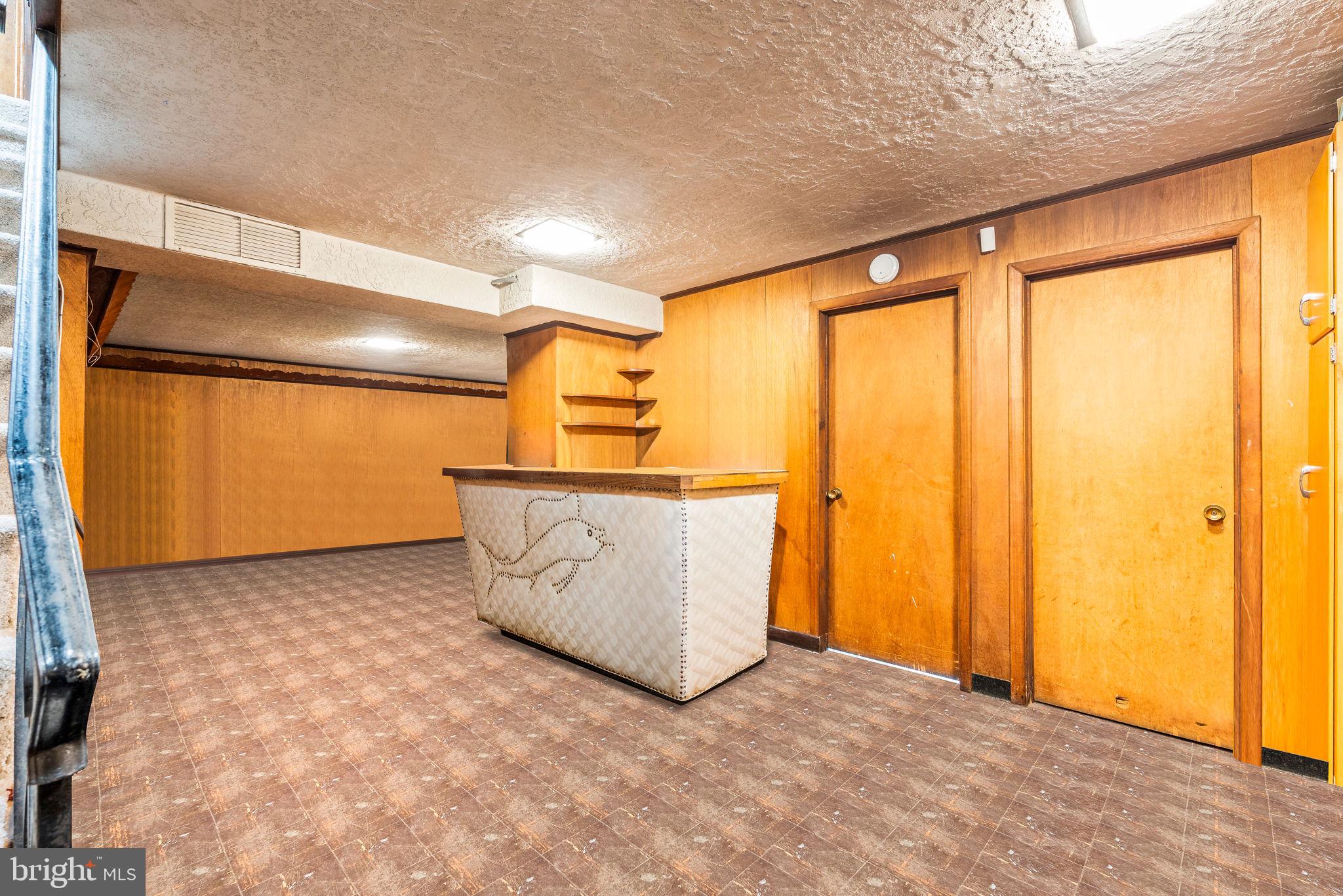 654 Parkview Blvd