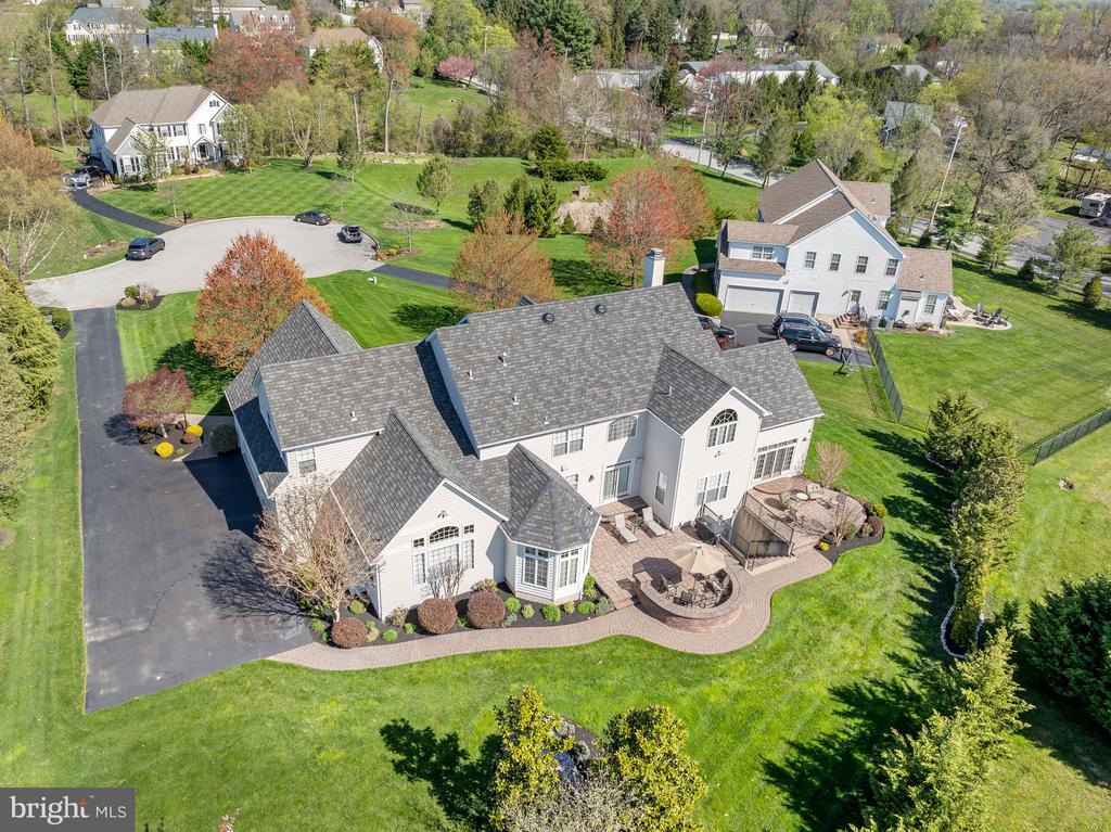 3214 Logan Ln