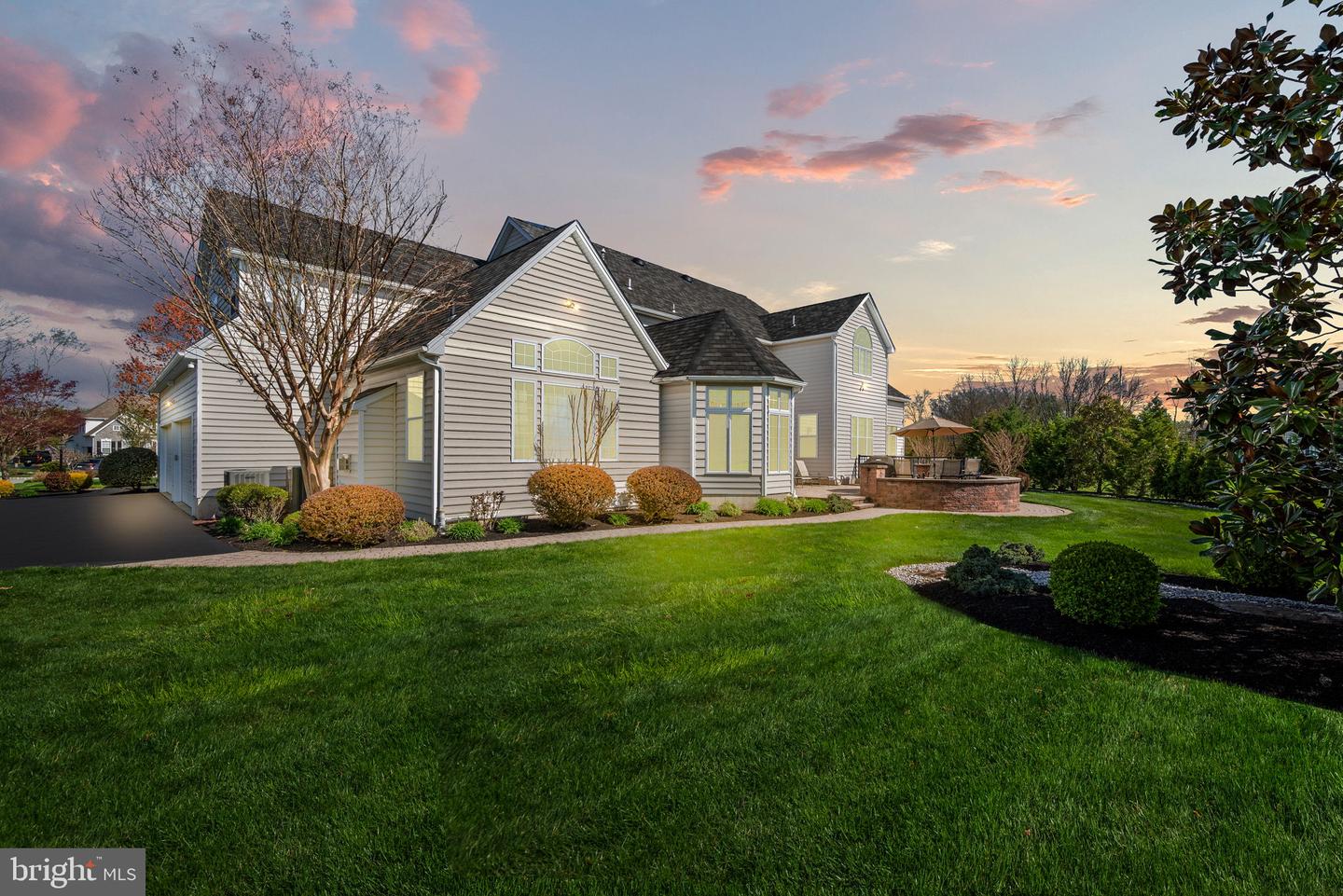 3214 Logan Ln