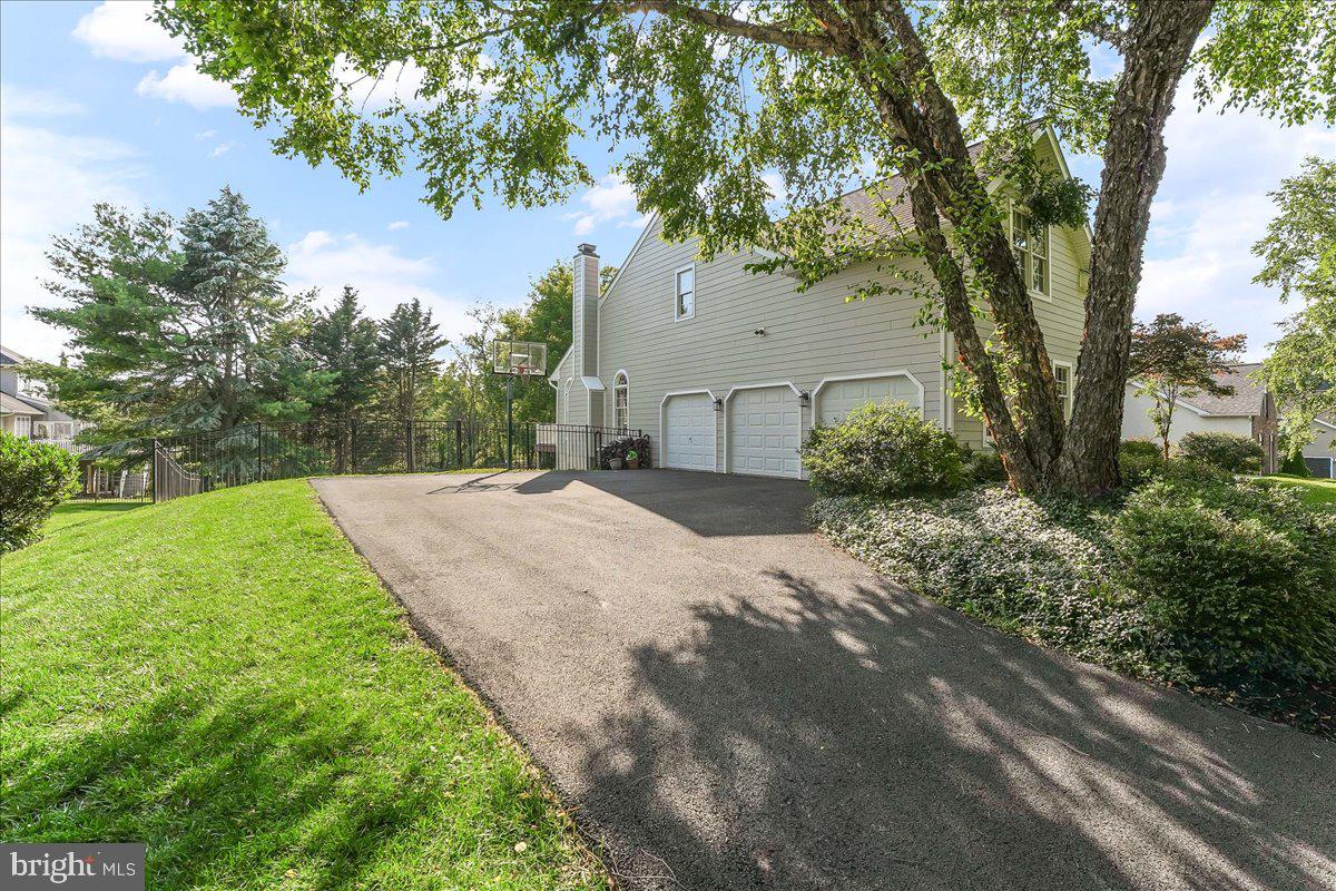 4 William Howard Dr