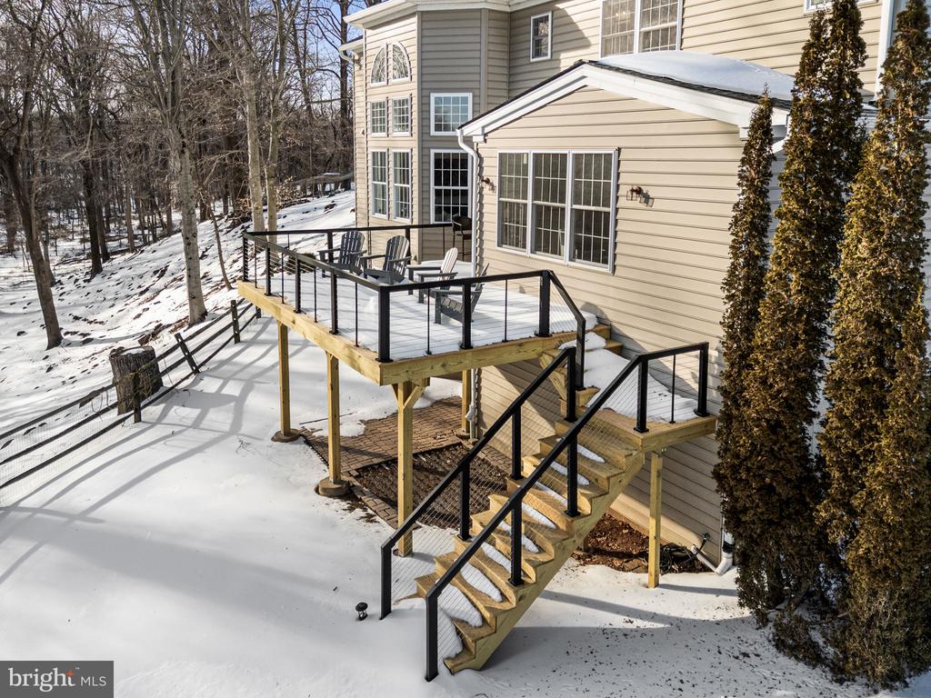 3245 SARUM LANE