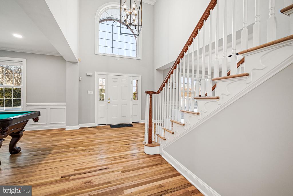 3245 SARUM LANE