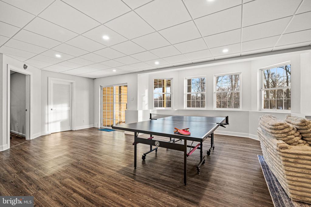 3245 SARUM LANE