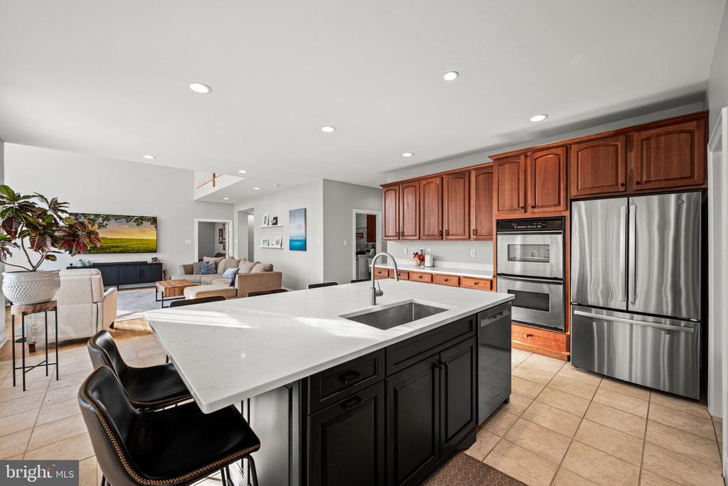 3245 SARUM LANE