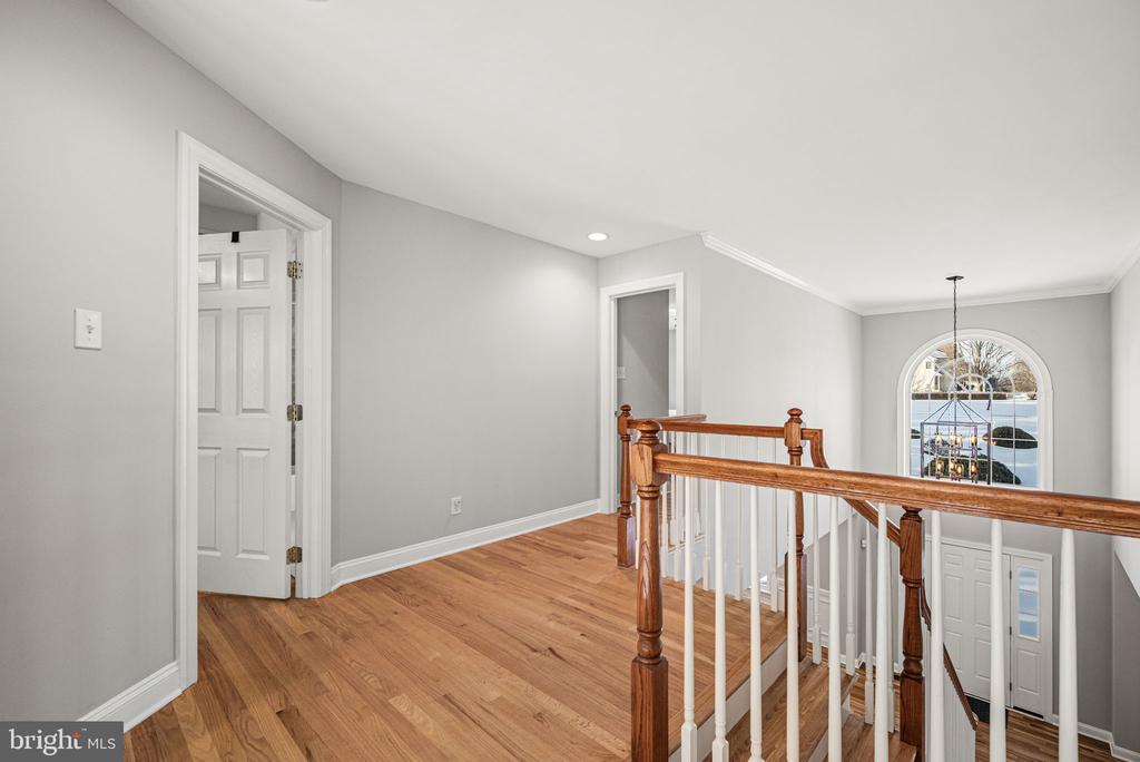 3245 SARUM LANE