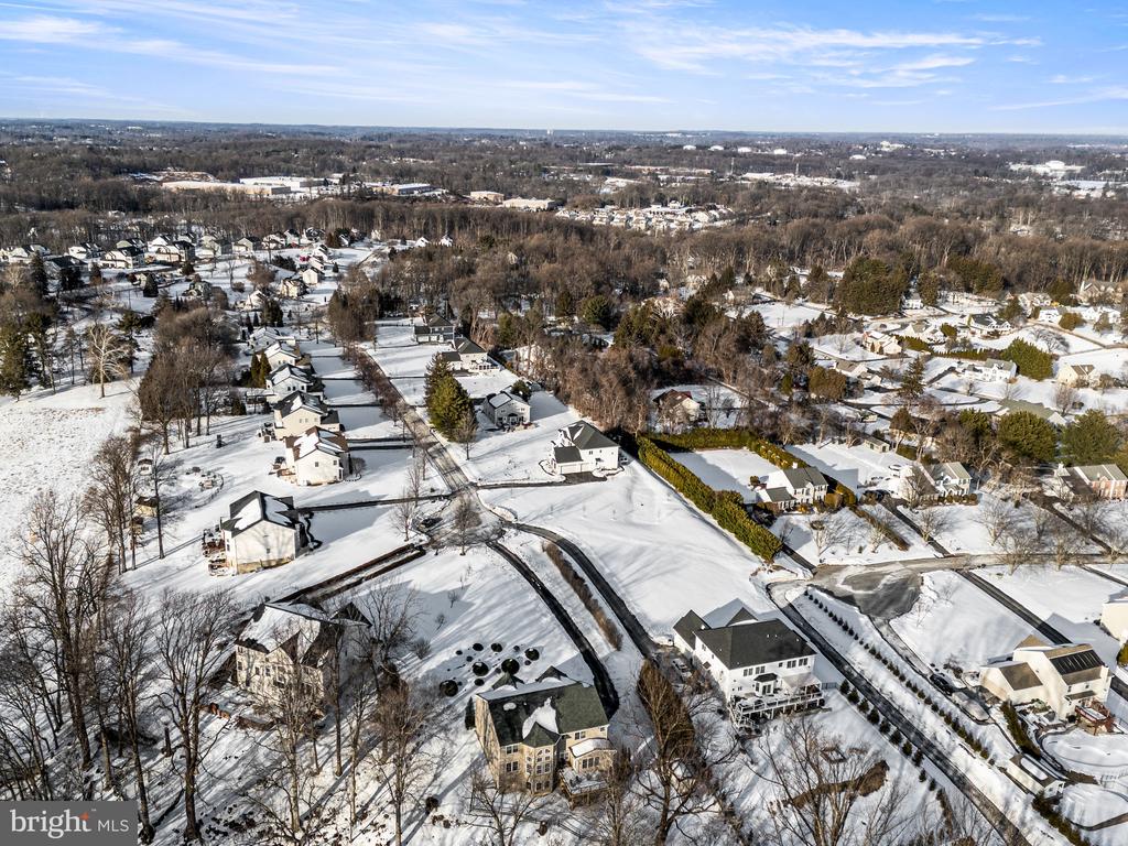 3245 SARUM LANE