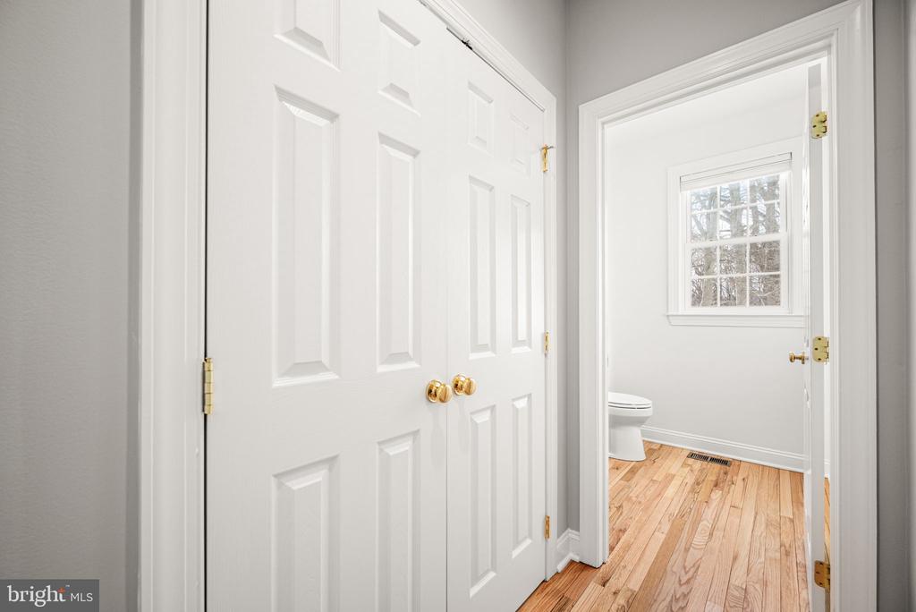 3245 SARUM LANE